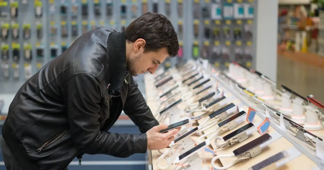 retail crime hampshire phone store burglary